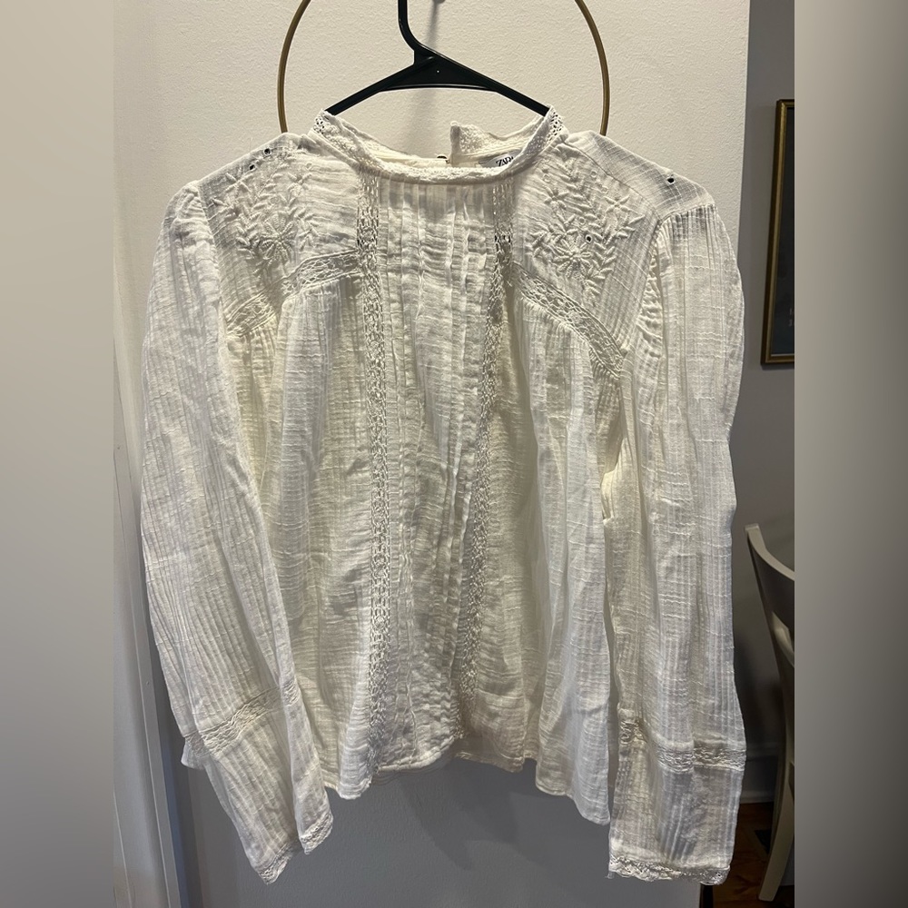 Zara white long sleeve blouse with floral lace size L - Picture 2 of 6